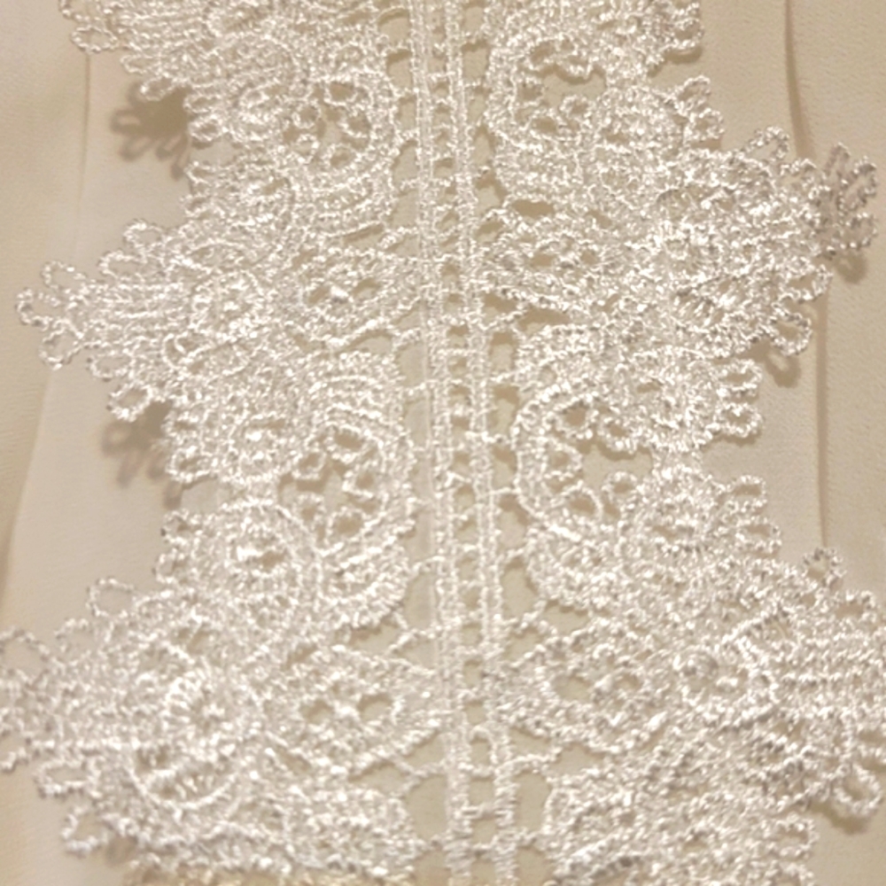 Ivory TurtleNeck Detailed Top - Picture 3 of 7